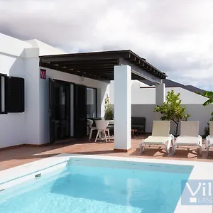 https://villa-bermeja-20.in-canary-islands.com